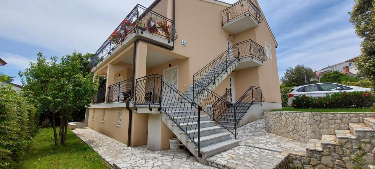 Apartmani Tomislav คิร์ก ภายนอก รูปภาพ