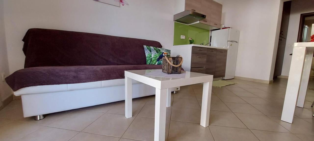 Apartmani Tomislav คิร์ก ภายนอก รูปภาพ